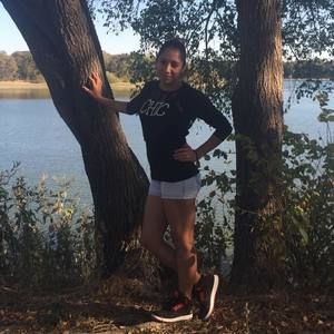 Meet your Posher, Claudia